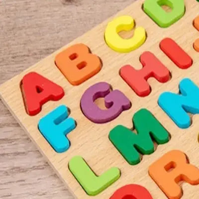 Jouets-en-bois-alphabet-Montessori-enfant-4-ans